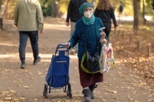 Assegno sociale: importo per chi non ha versato contributi, dettagli su età e reddito.